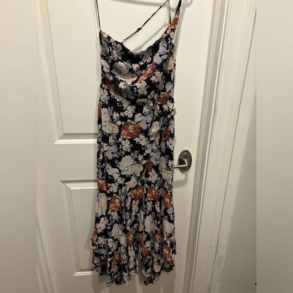 South moon under dress ASTR